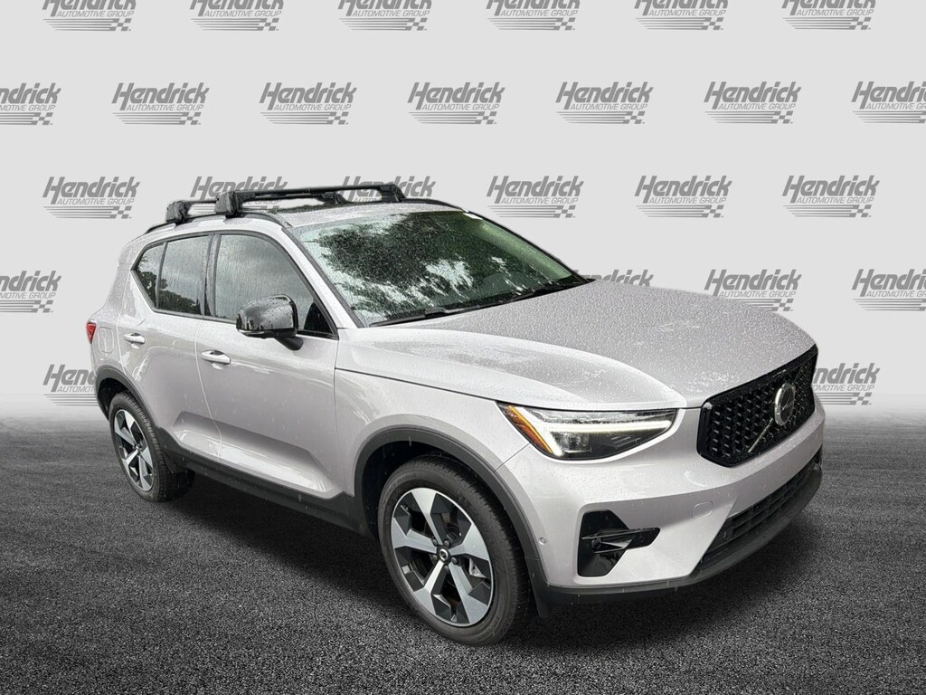 New 2026 Volvo XC40 B5 Plus SUV