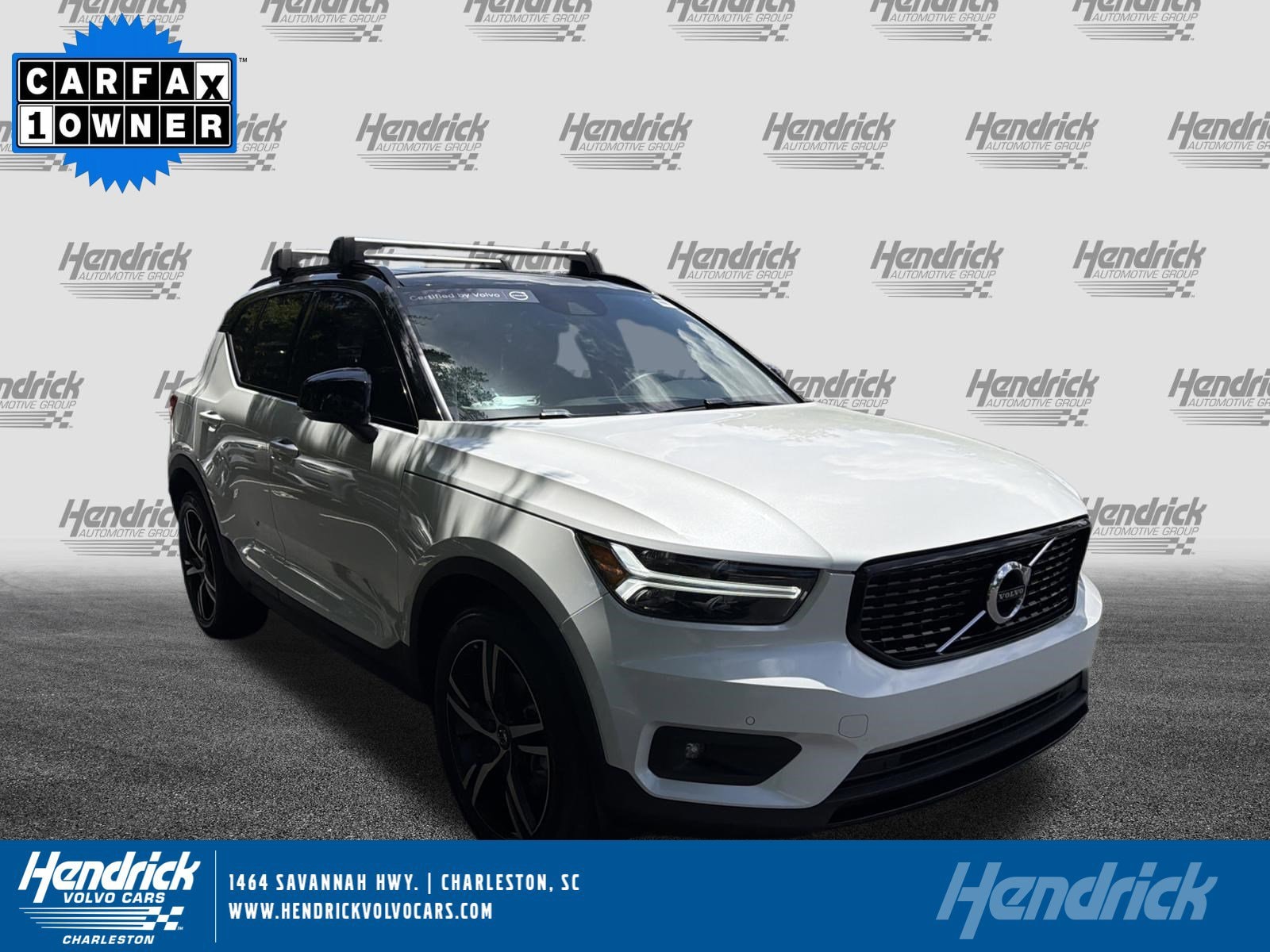 2022 Volvo XC40 T4 R-Design's photo
