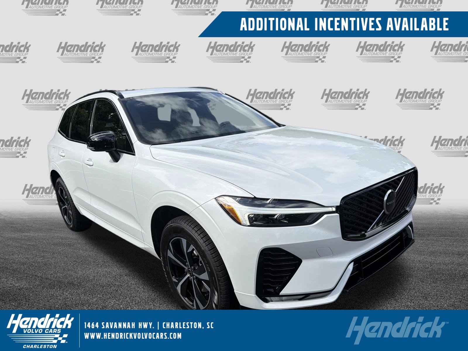 2026 Volvo XC60 B5 Core Dark AWD's photo