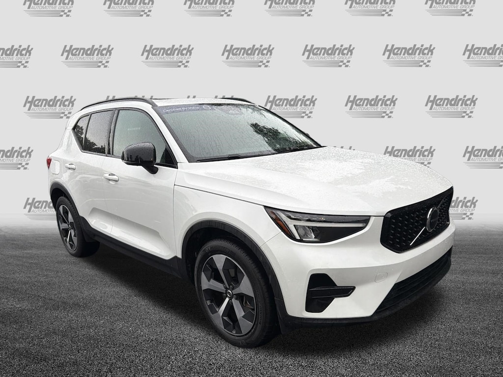 Used 2024 Volvo XC40 Core Bright Theme SUV