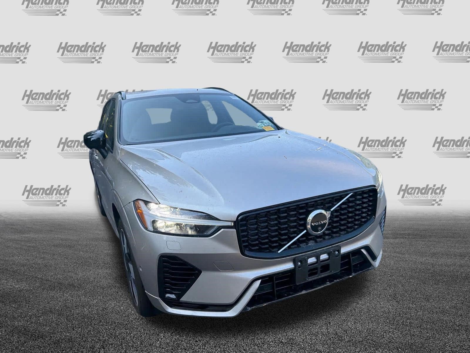 Volvo XC60 Recharge Plug-In Hybrid Plus Dark Theme
