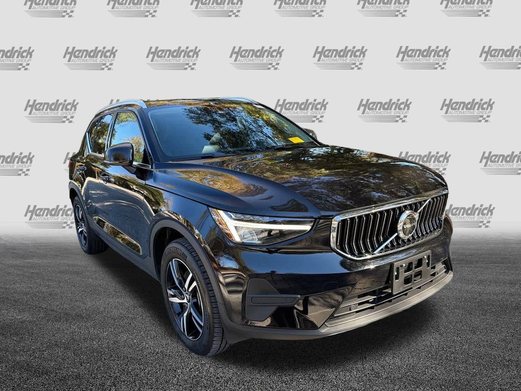 Certified 2025 Volvo XC40 Core Bright Theme SUV