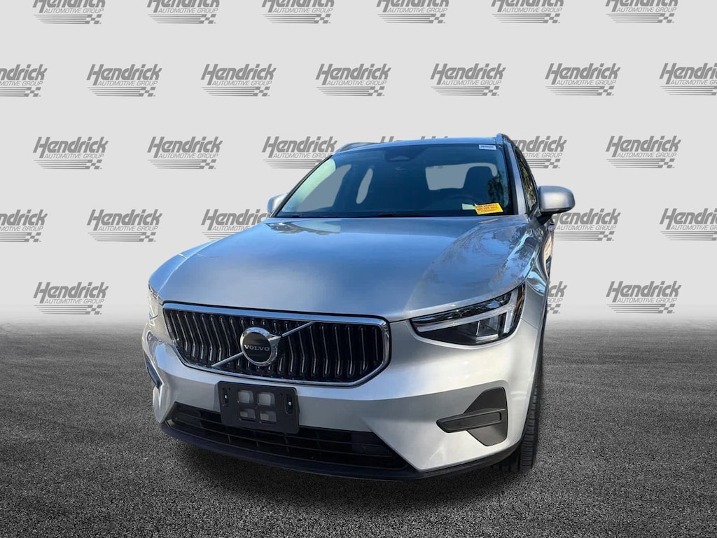 Certified 2025 Volvo XC40 Core Bright Theme SUV