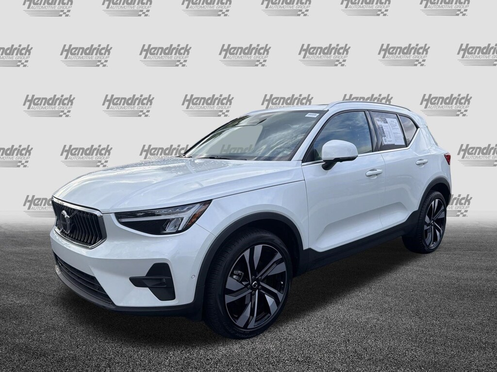 Certified 2023 Volvo XC40 Plus Bright Theme SUV