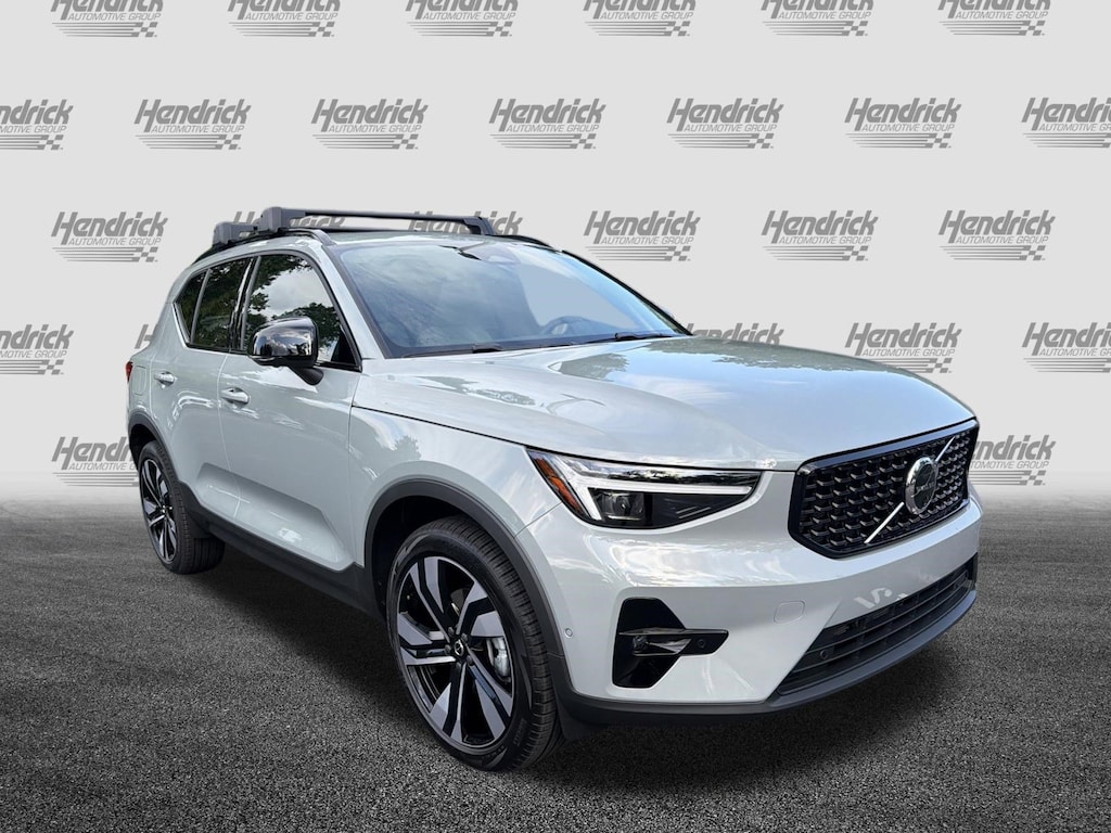 New 2026 Volvo XC40 B5 Ultra SUV