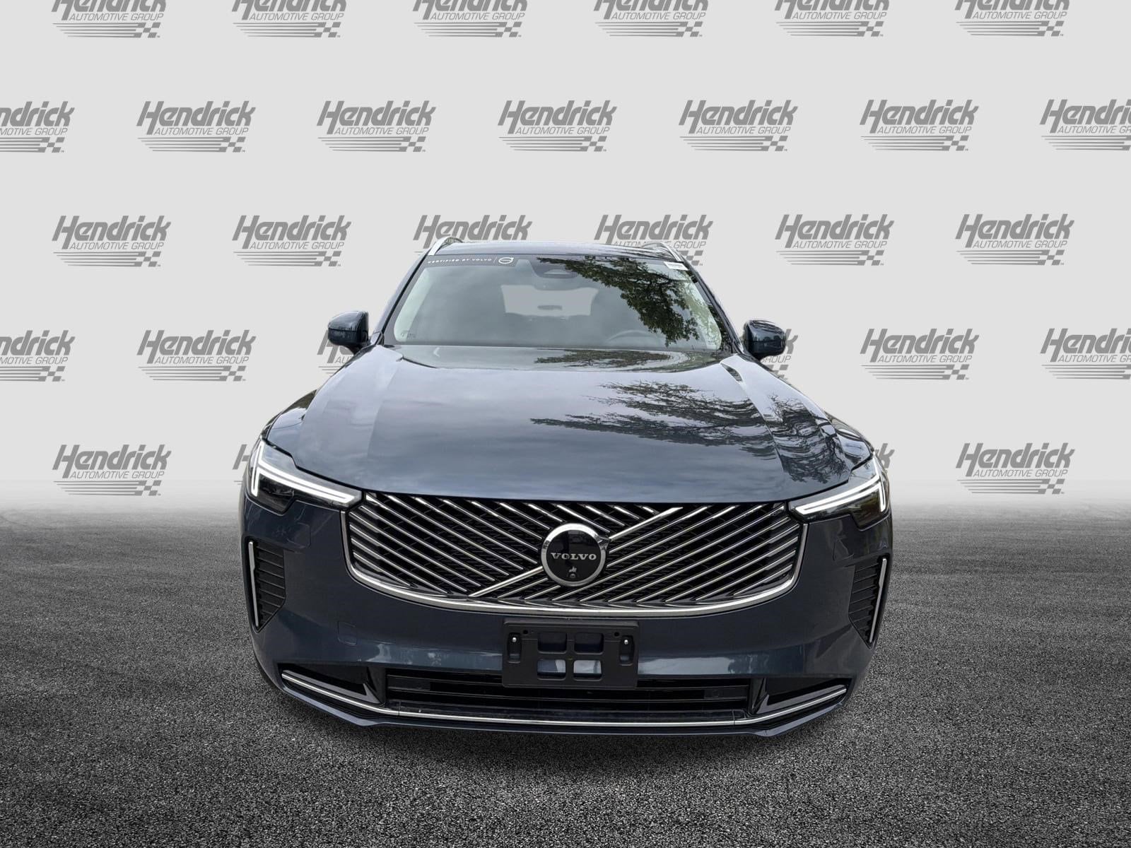 2025 Volvo XC90 Plus photo 2