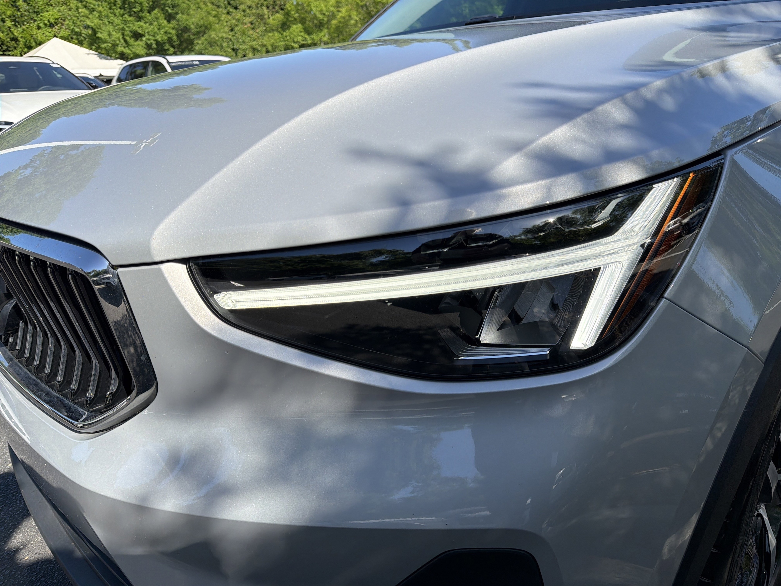 2025 Volvo XC40 Core Bright Theme photo 5