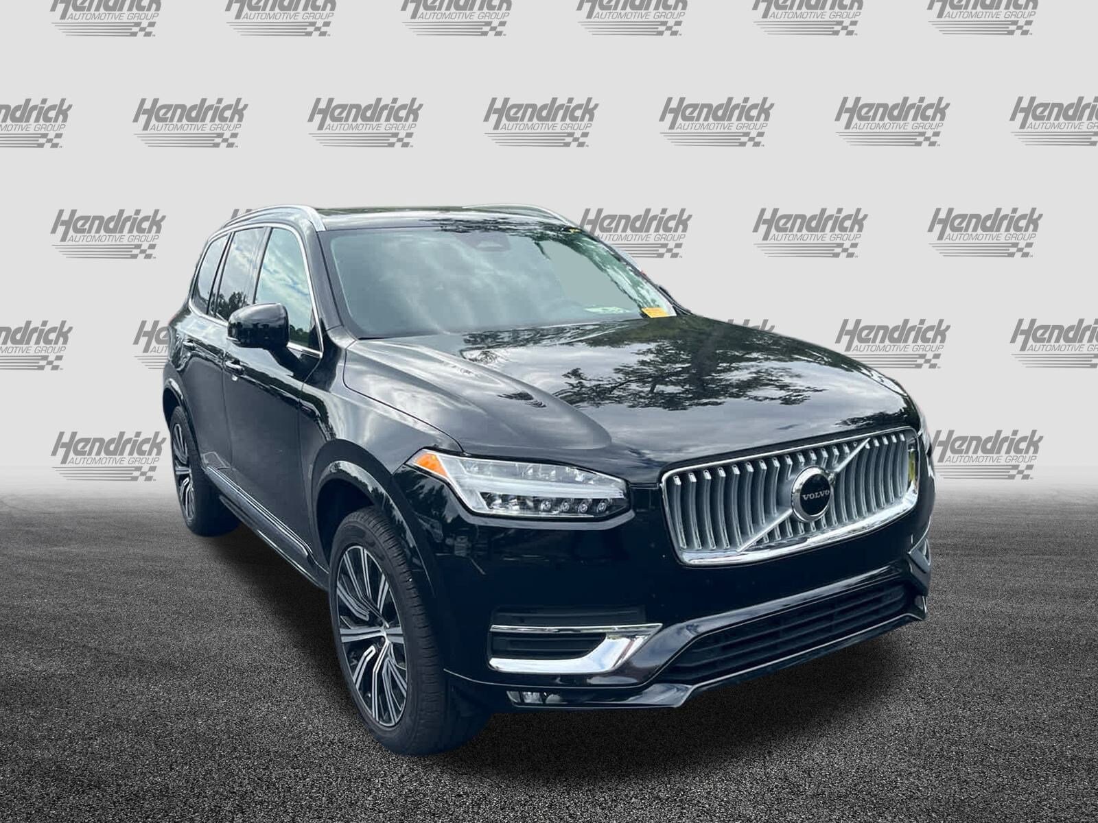 2025 Volvo XC90 Core photo 3