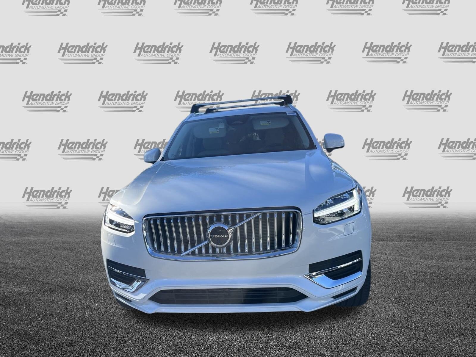 2025 Volvo XC90 T8 Plus photo 2