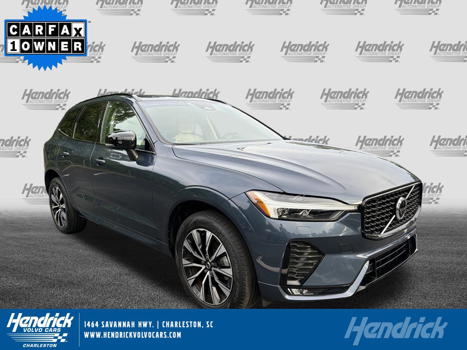 2024 Volvo XC60 B5 Plus Dark Theme AWD's photo