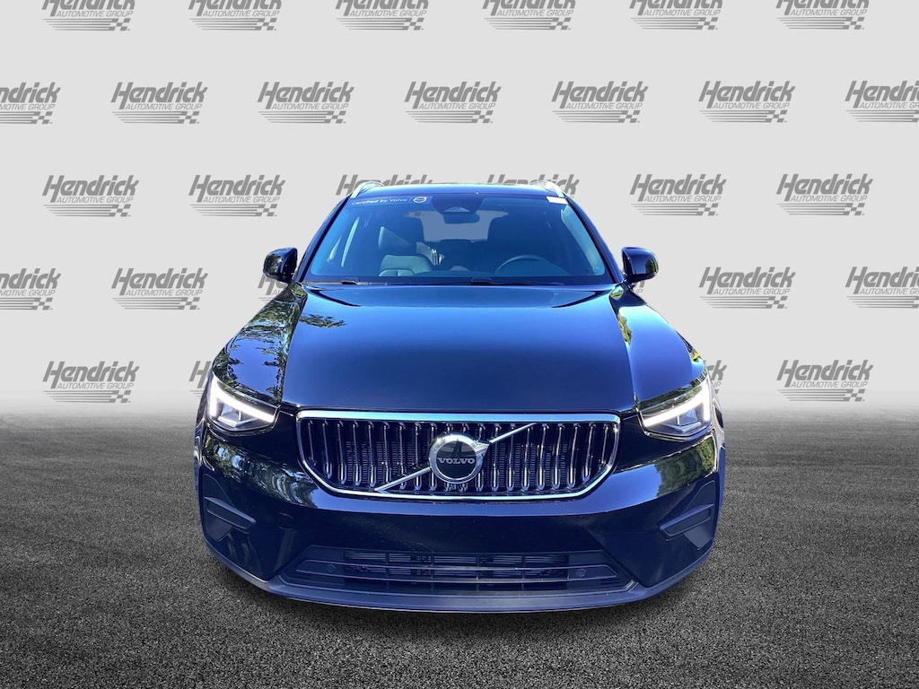 Used 2025 Volvo XC40 Core Bright Theme SUV