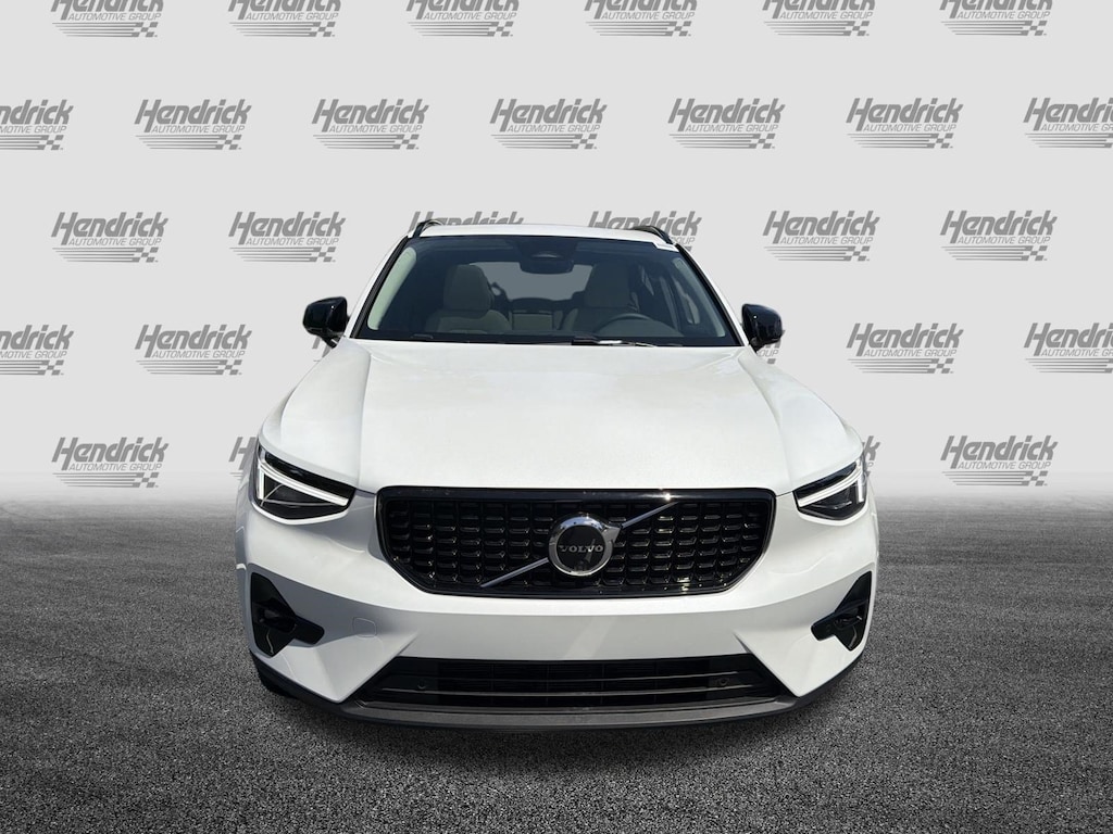 New 2026 Volvo XC40 B5 Plus SUV