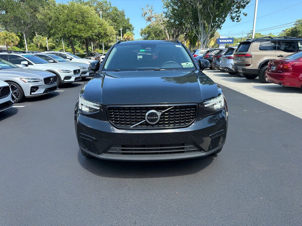 Used 2024 Volvo XC40 Core Dark Theme SUV