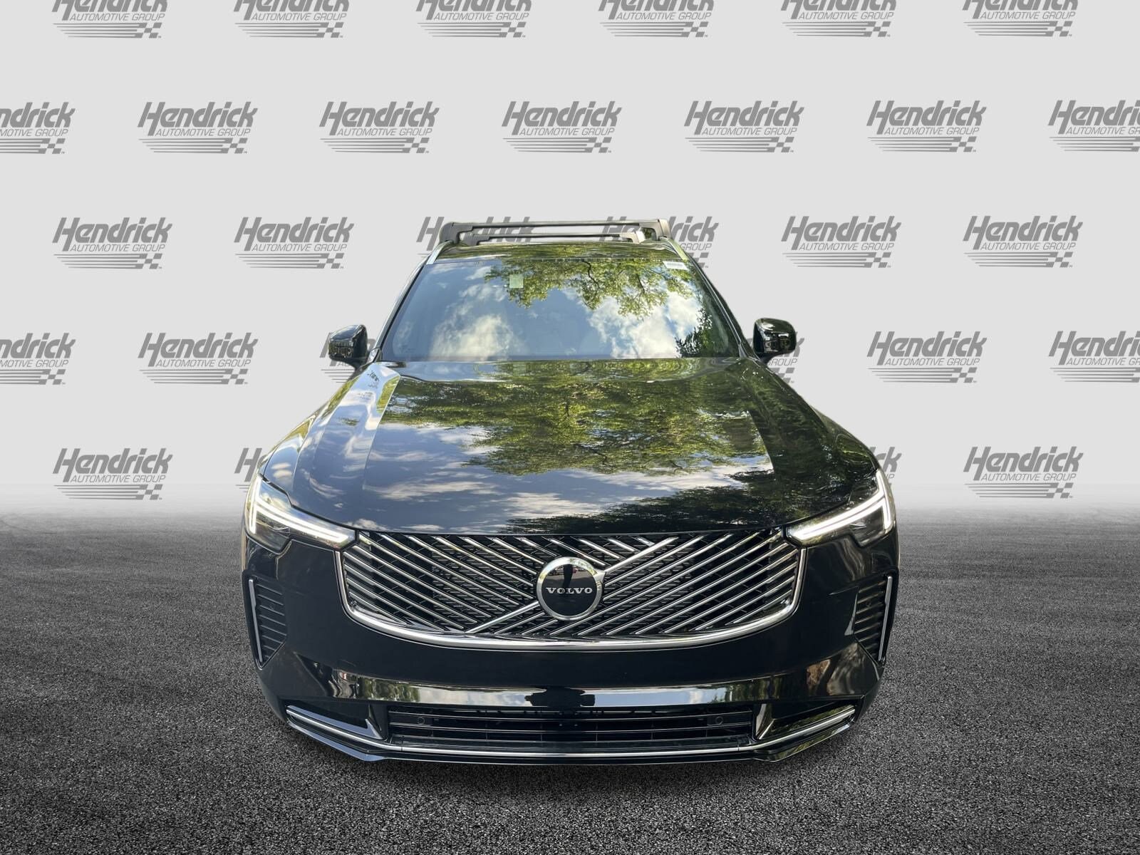 2025 Volvo XC90 Core photo 2