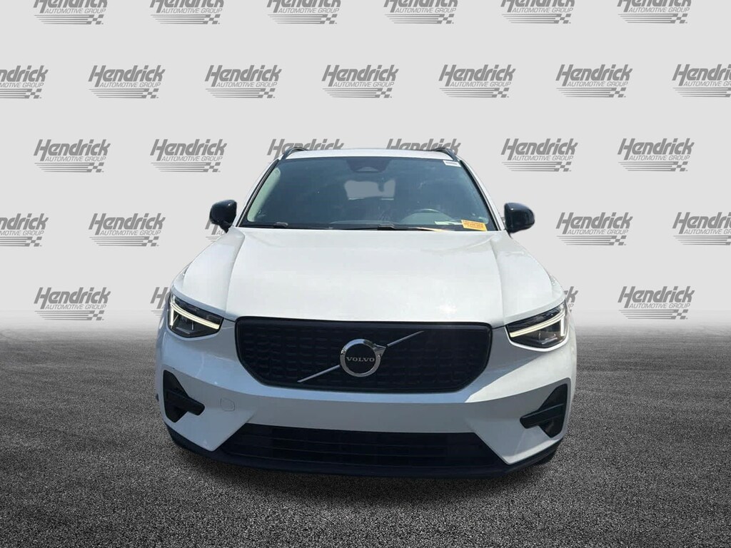 Used 2024 Volvo XC40 Core Bright Theme SUV
