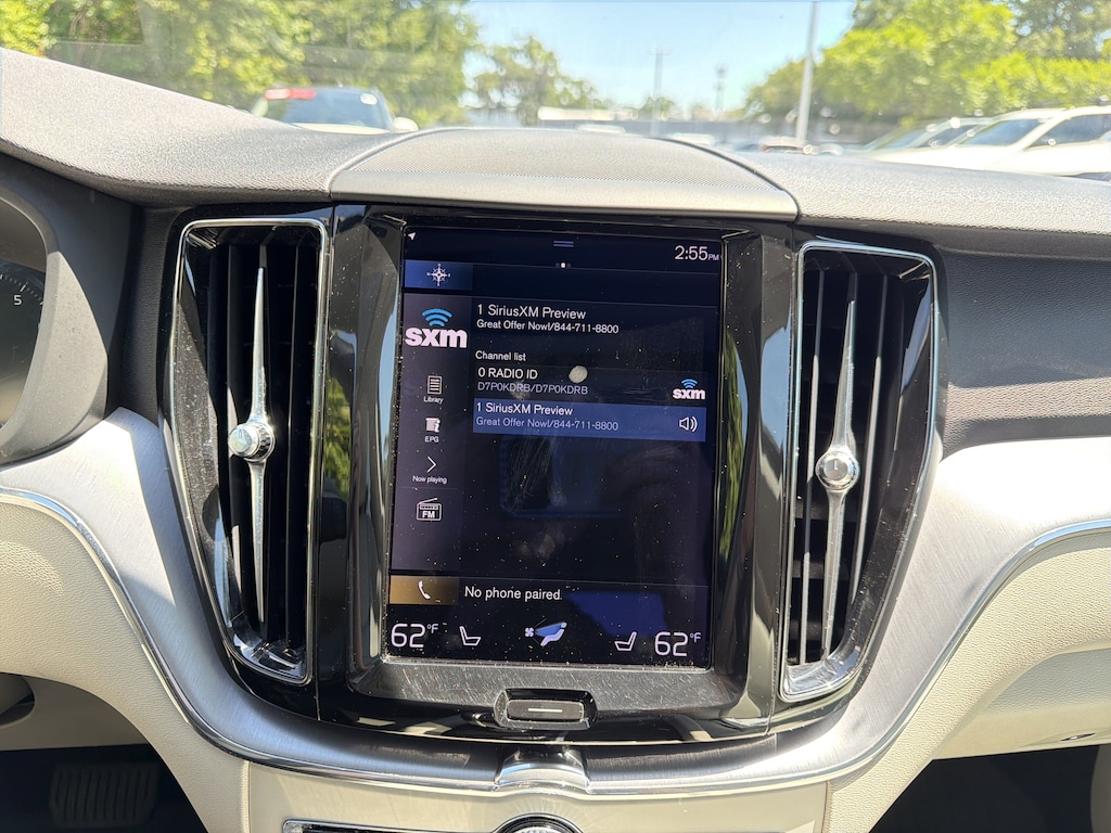 Used 2021 Volvo XC60 Momentum SUV