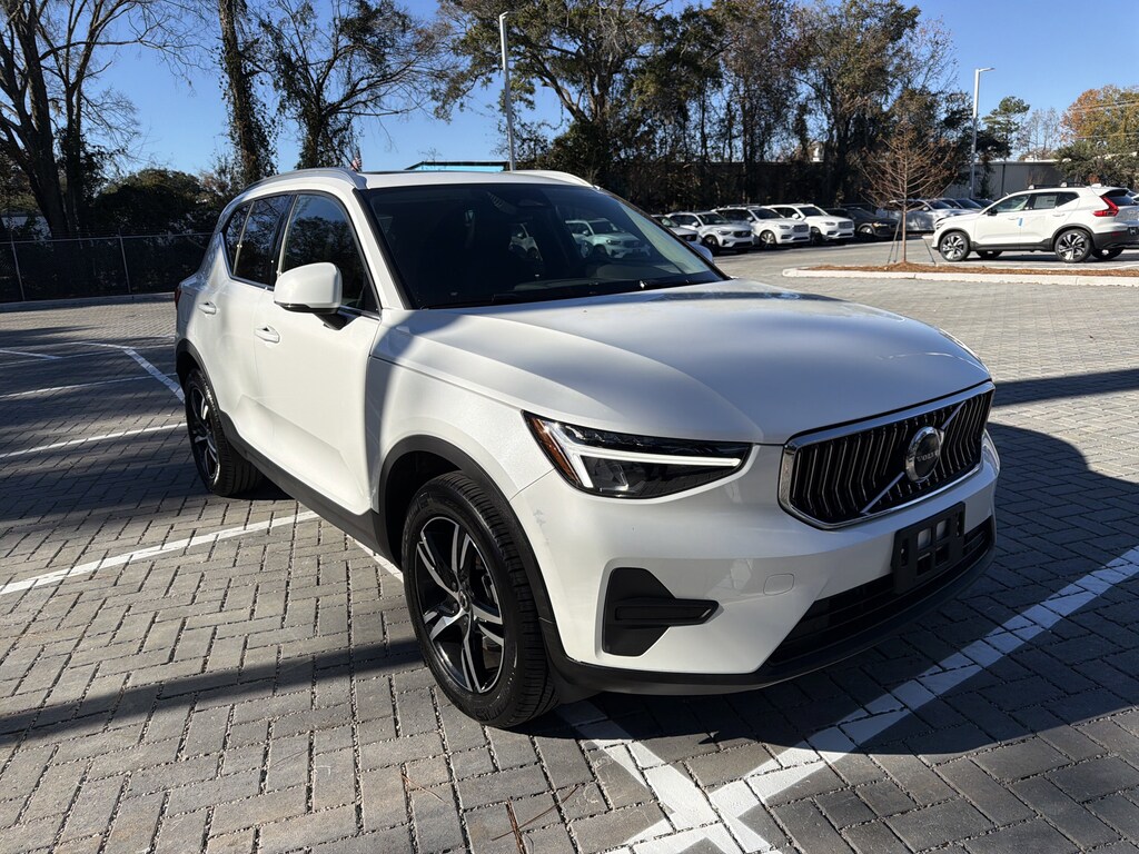 Certified 2025 Volvo XC40 Core Bright Theme SUV