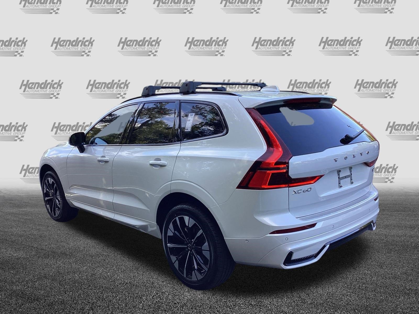 2026 Volvo XC60 Plus photo 5