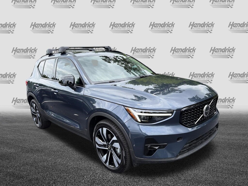 New 2026 Volvo XC40 B5 Ultra SUV