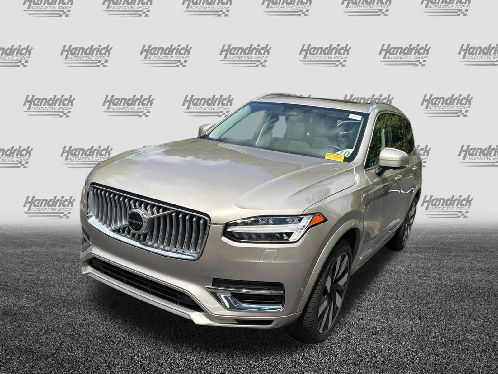 Volvo XC90 Recharge Plug-In Hybrid Plus Bright Theme