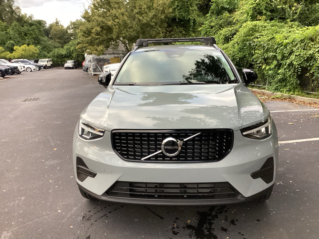 Certified 2026 Volvo XC40 Core SUV
