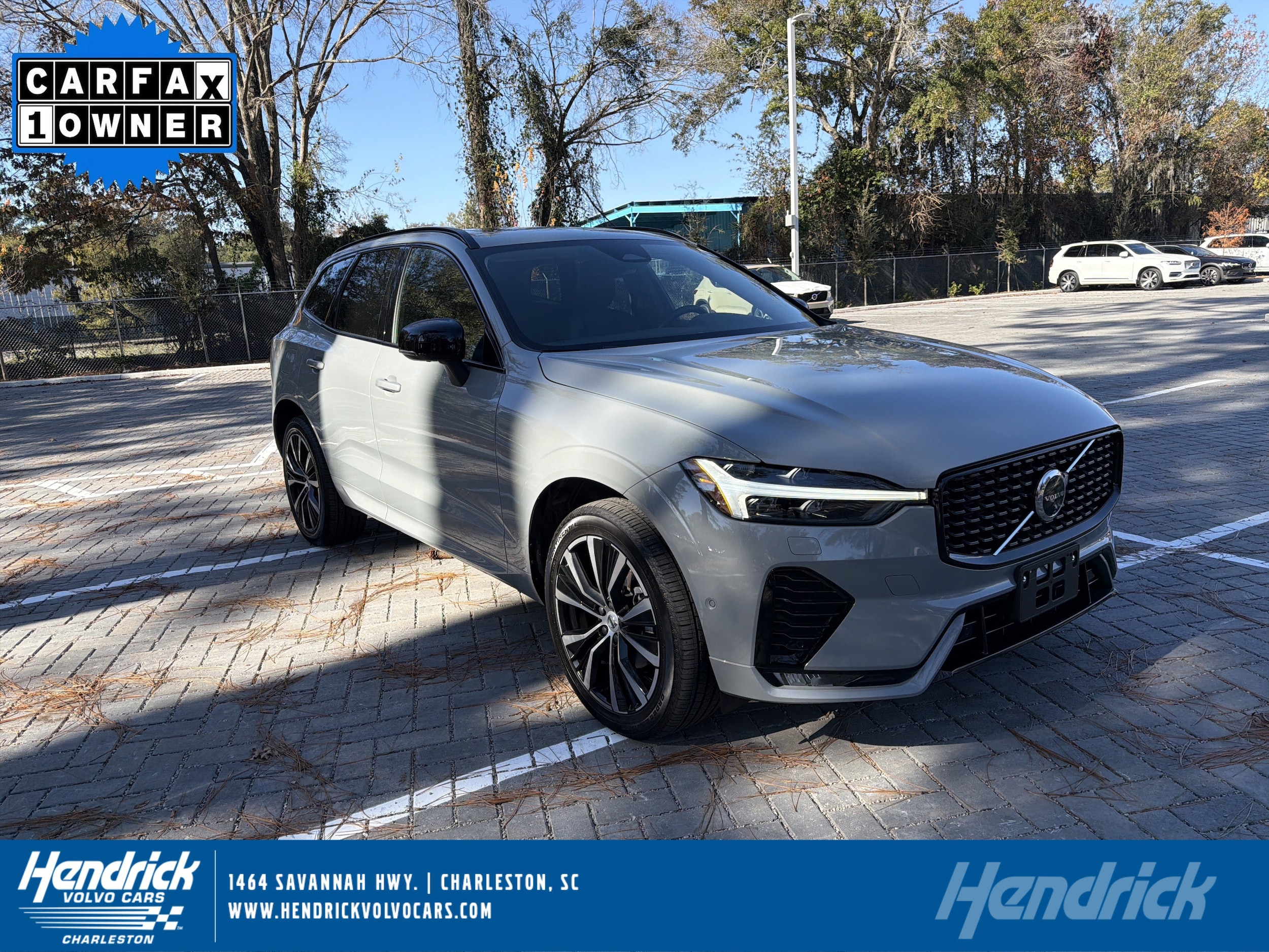 2025 Volvo XC60 Plus's photo