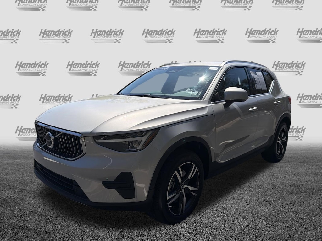 Certified 2025 Volvo XC40 Core Bright Theme SUV