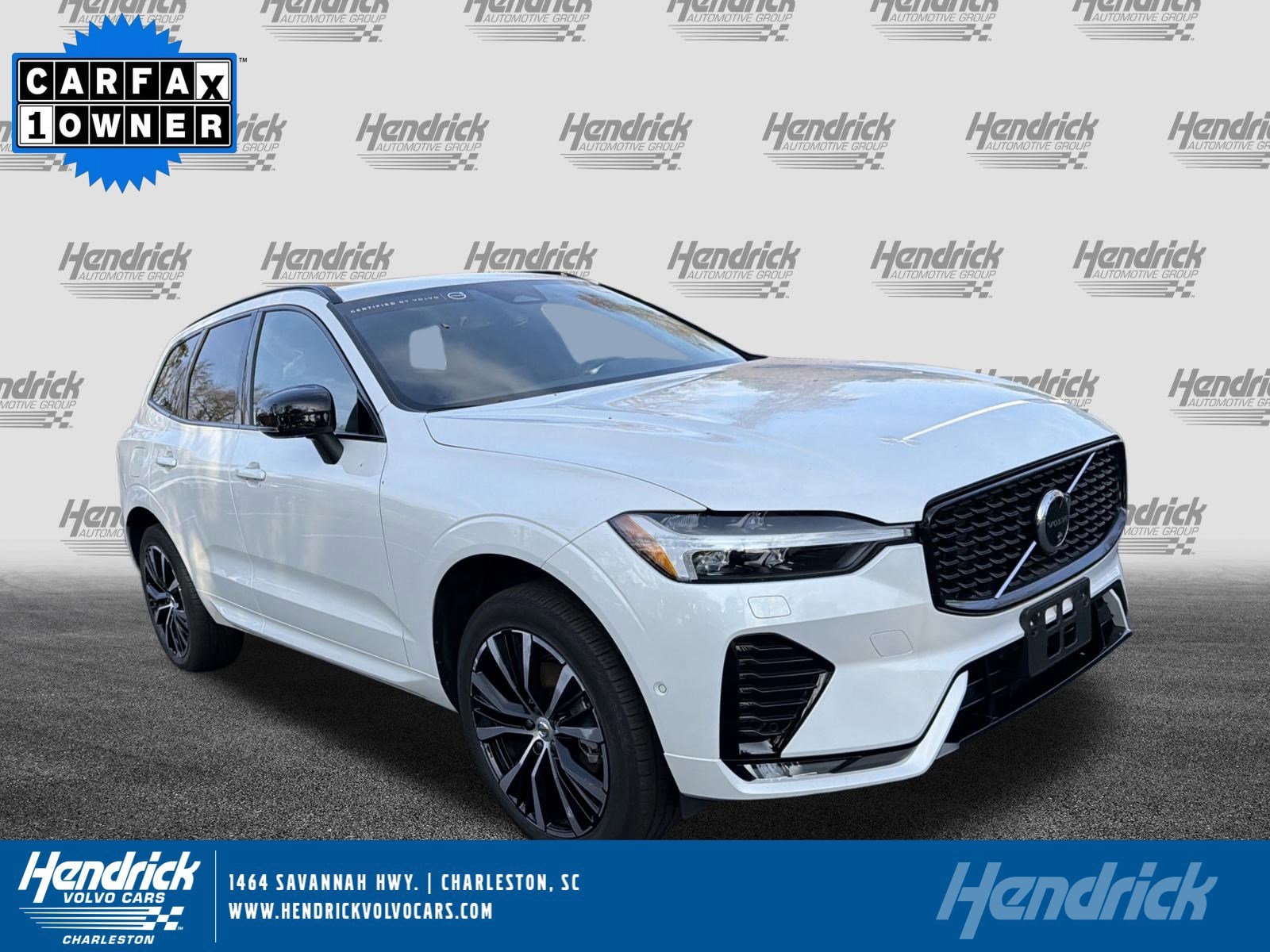 2025 Volvo XC60 Plus's photo