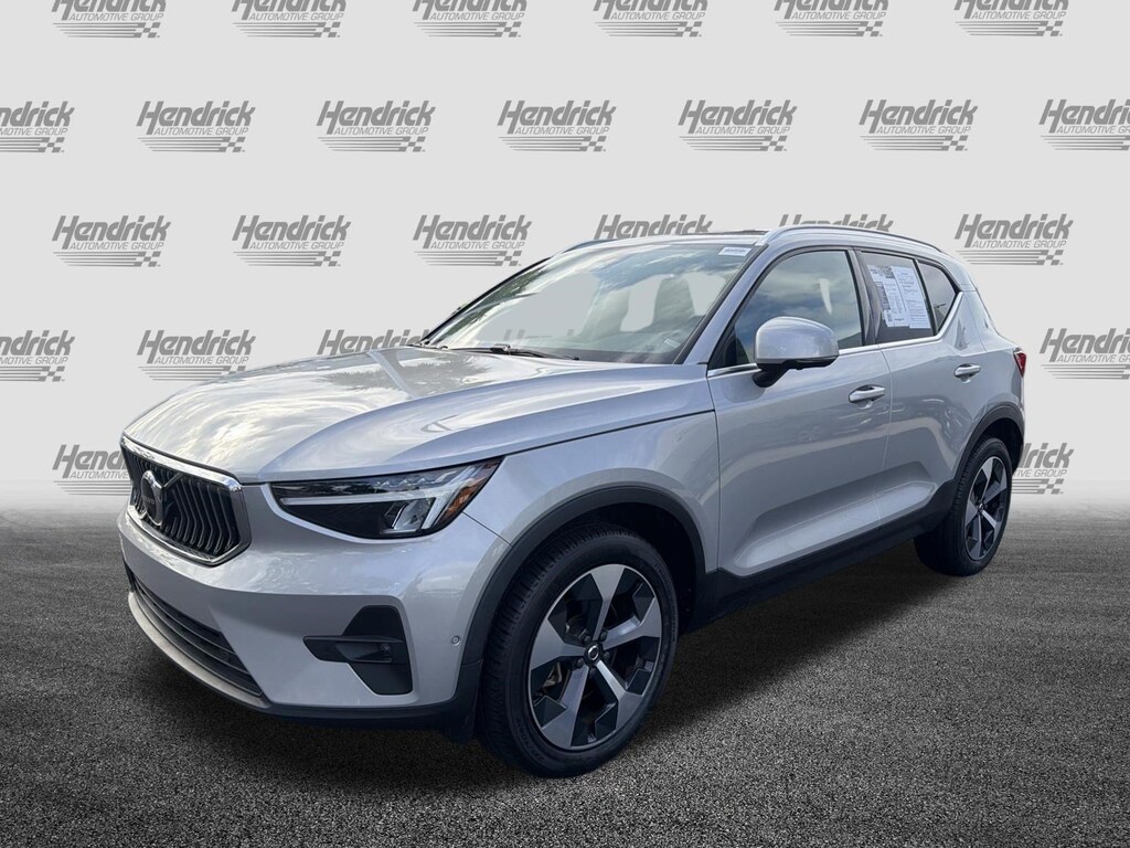 Certified 2023 Volvo XC40 Plus Bright Theme SUV