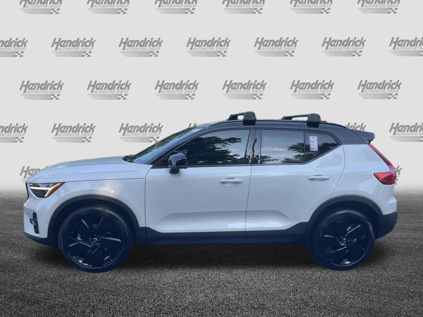 2026 Volvo XC40 Ultra Black Edition photo 4