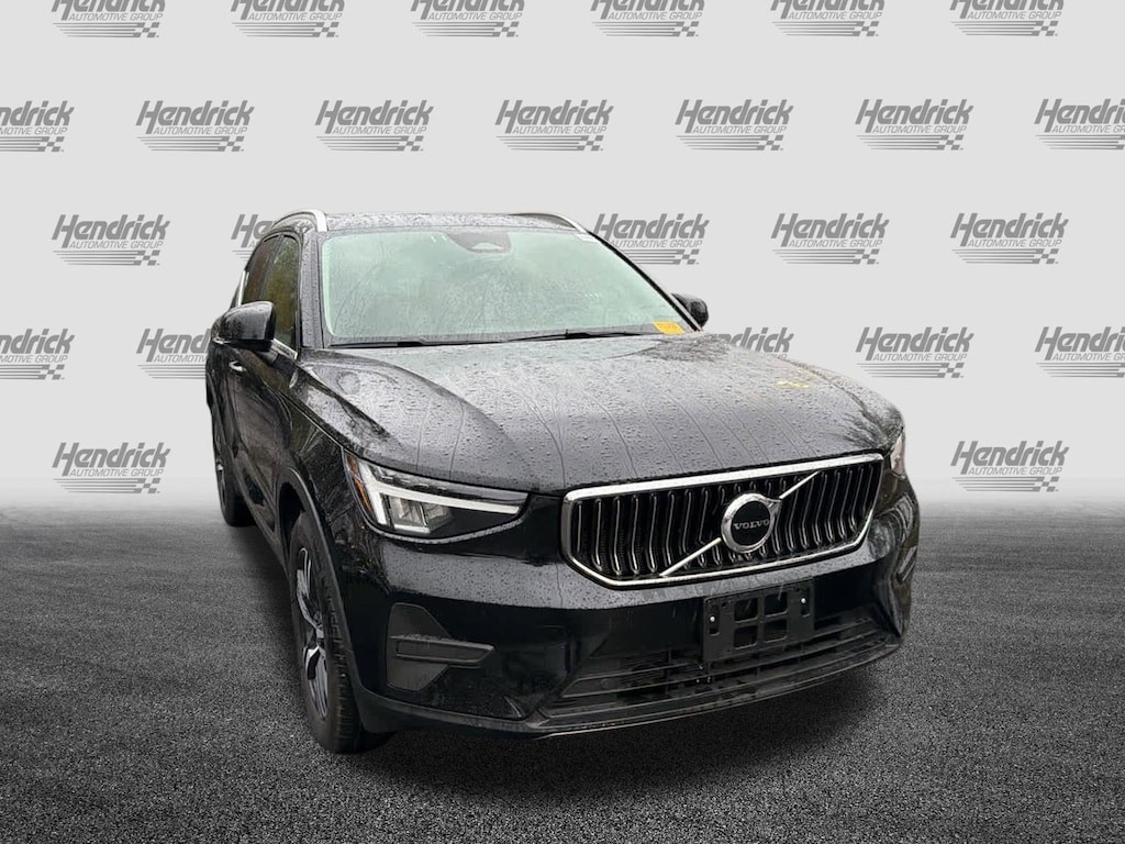 Certified 2025 Volvo XC40 Core Bright Theme SUV