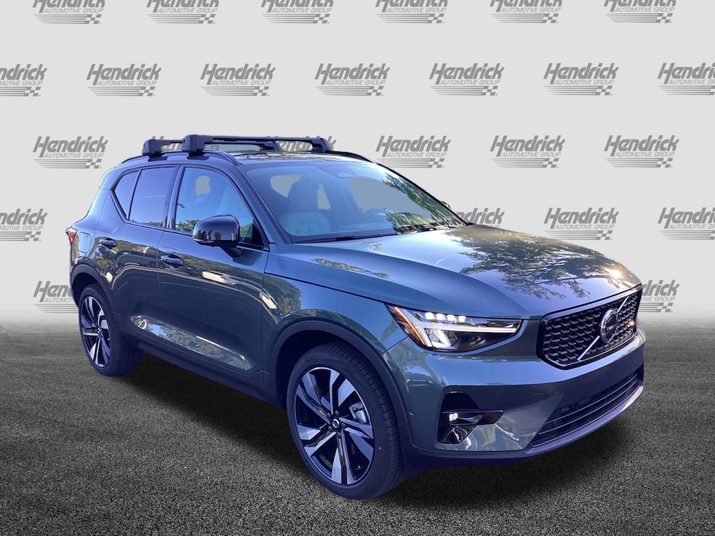New 2026 Volvo XC40 B4 Plus SUV