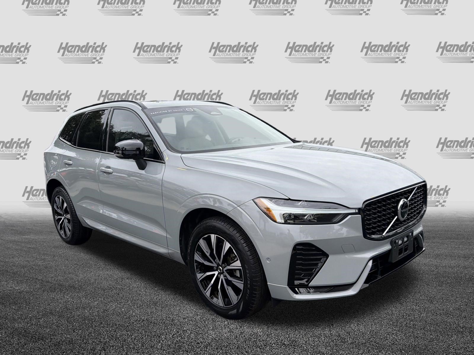 2024 Volvo XC60 Plus Dark Theme SUV