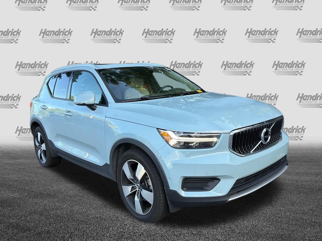 Used 2019 Volvo XC40 Momentum SUV