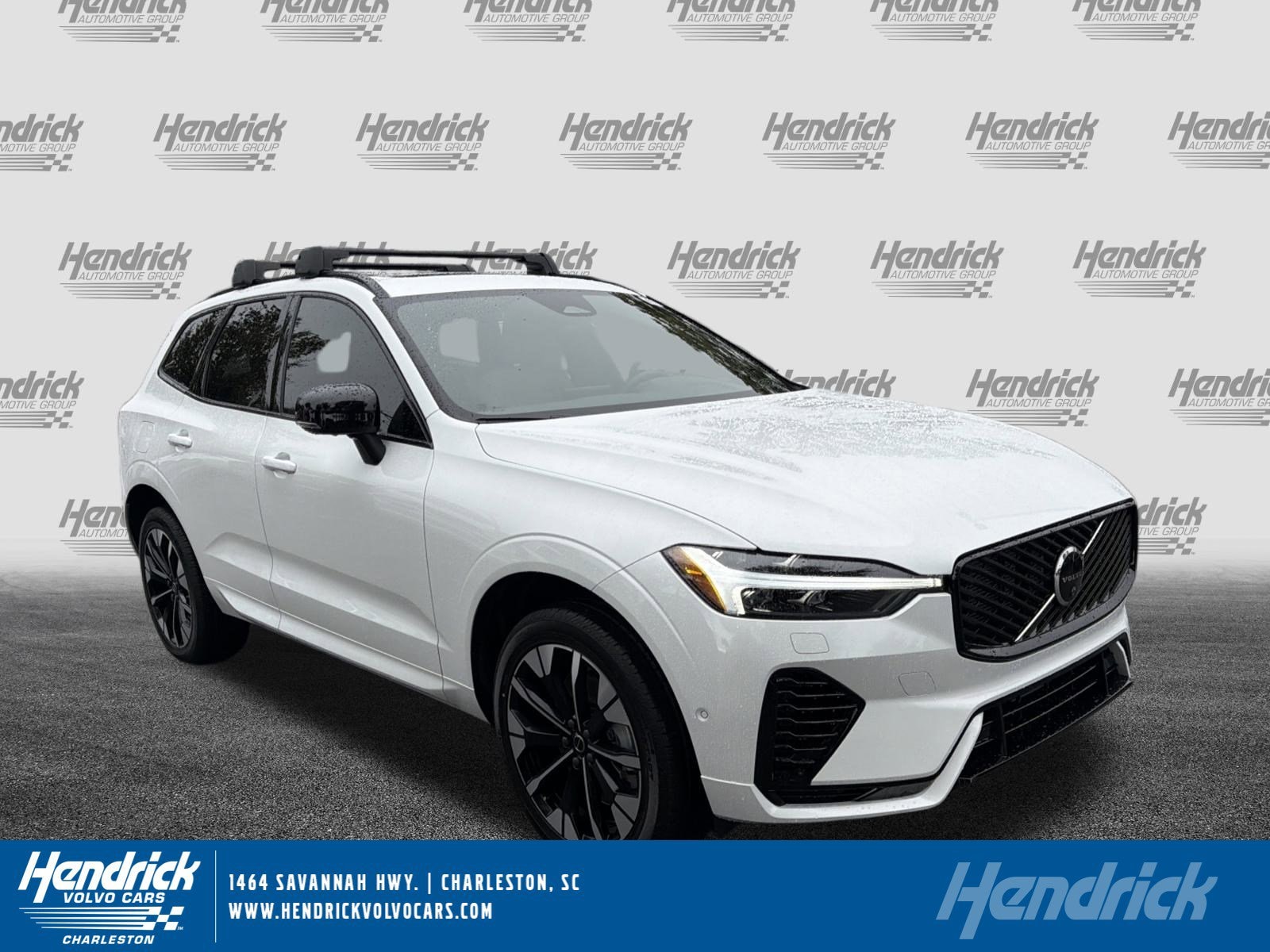 2026 Volvo XC60 Plus's photo