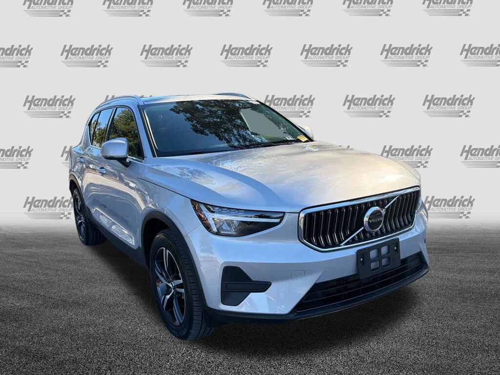Certified 2025 Volvo XC40 Core Bright Theme SUV
