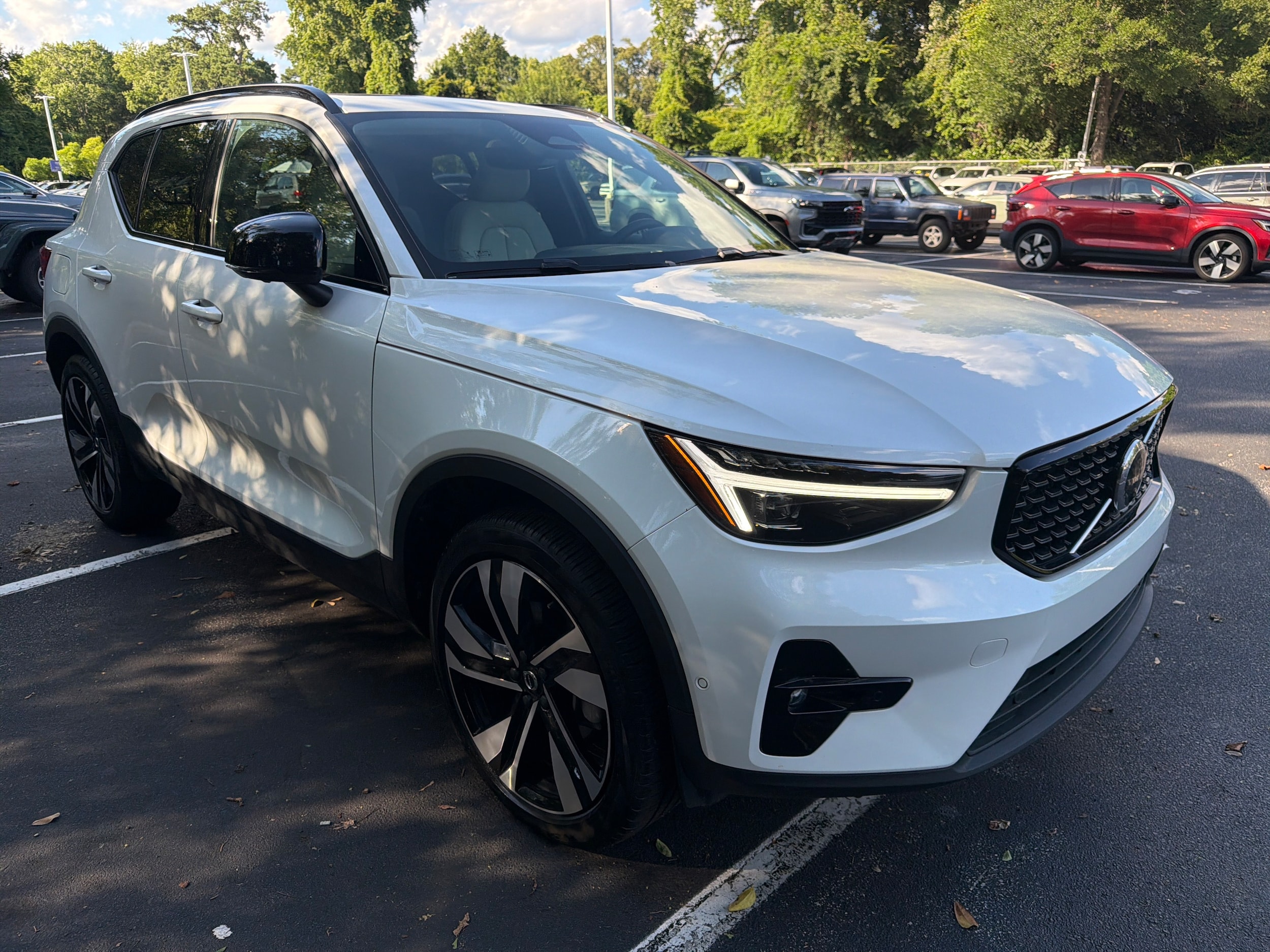 Volvo XC40 Ultra Dark Theme
