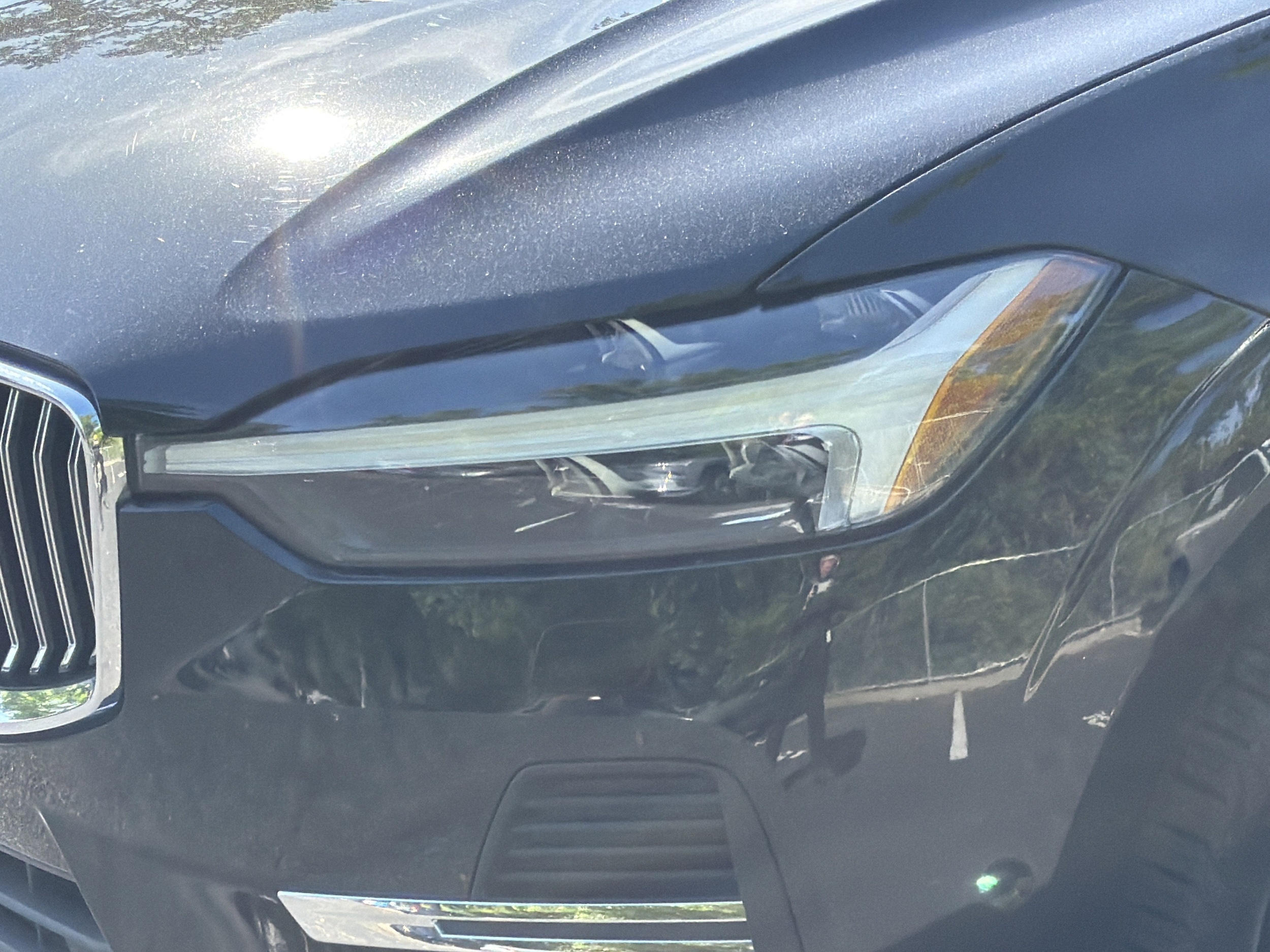 2023 Volvo XC60 Plus Bright Theme photo 5