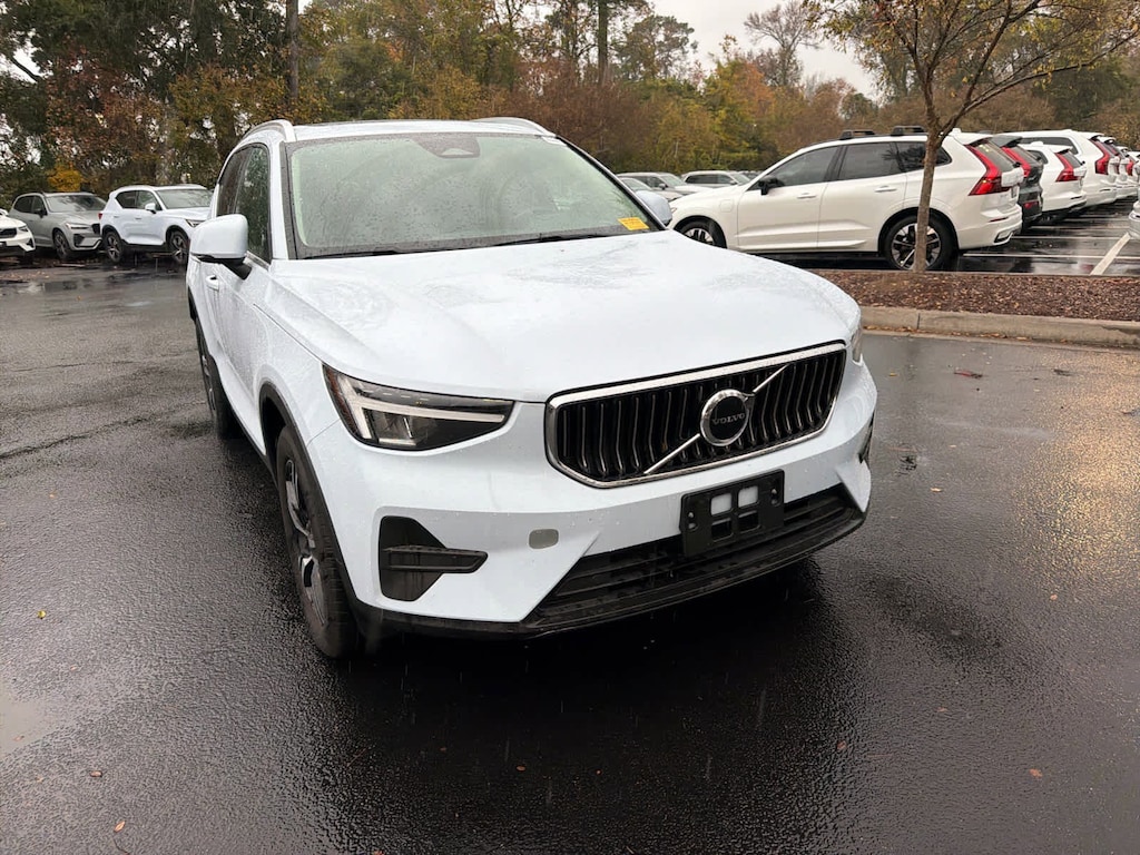 Certified 2025 Volvo XC40 Core Bright Theme SUV
