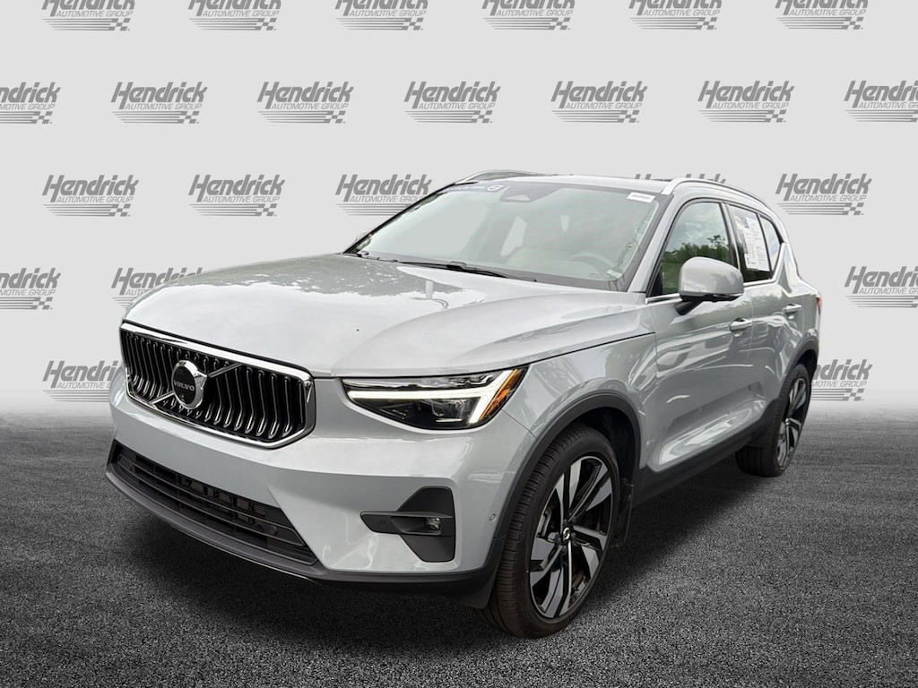 Certified 2024 Volvo XC40 Plus Bright Theme SUV