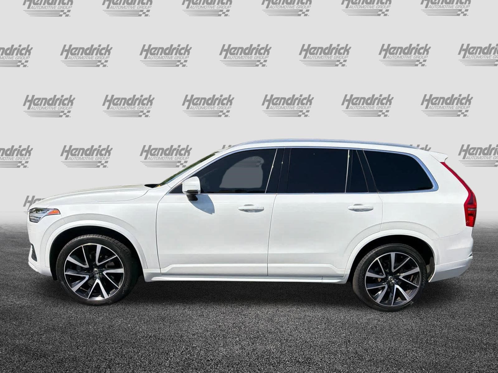 2020 Volvo XC90 Momentum photo 3