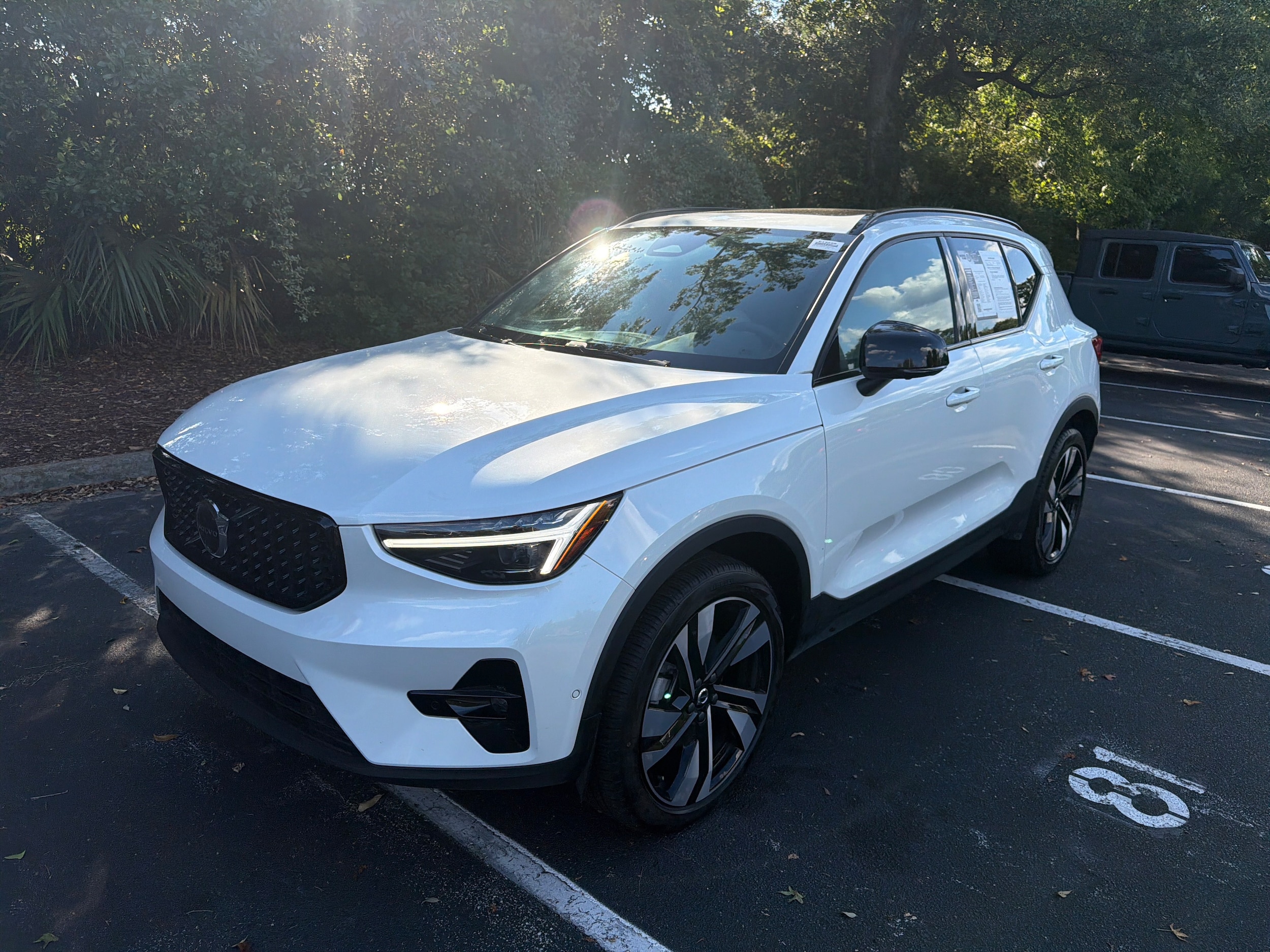 Volvo XC40 Ultra Dark Theme