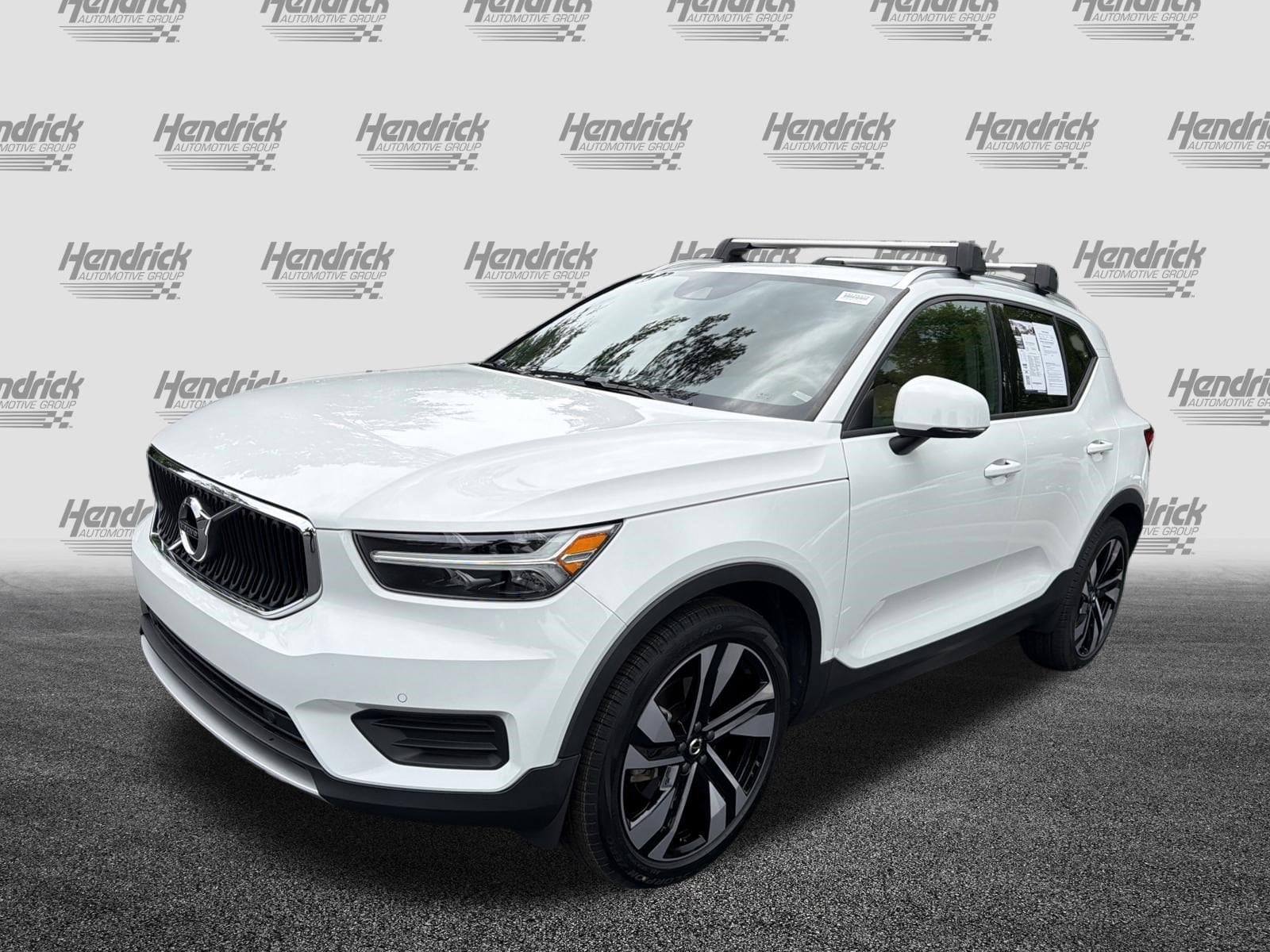 2020 Volvo XC40 Momentum photo 6