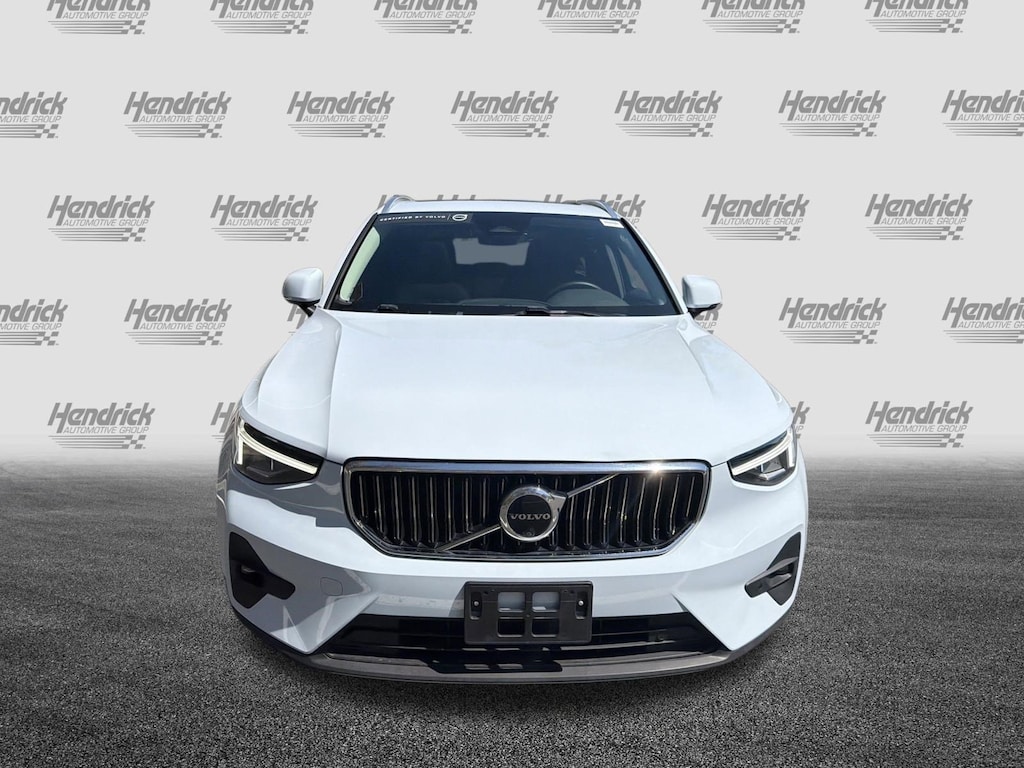 Certified 2025 Volvo XC40 Plus Bright Theme SUV