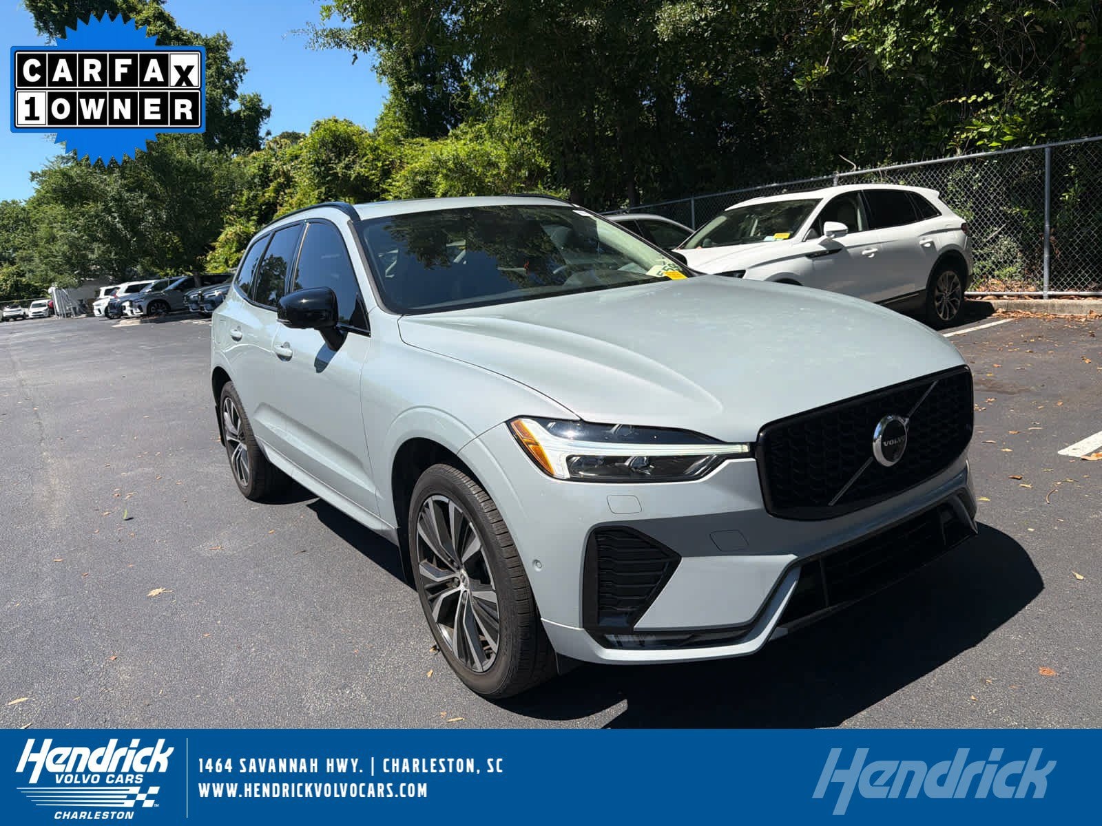 2024 Volvo XC60 B5 Plus Dark Theme AWD's photo