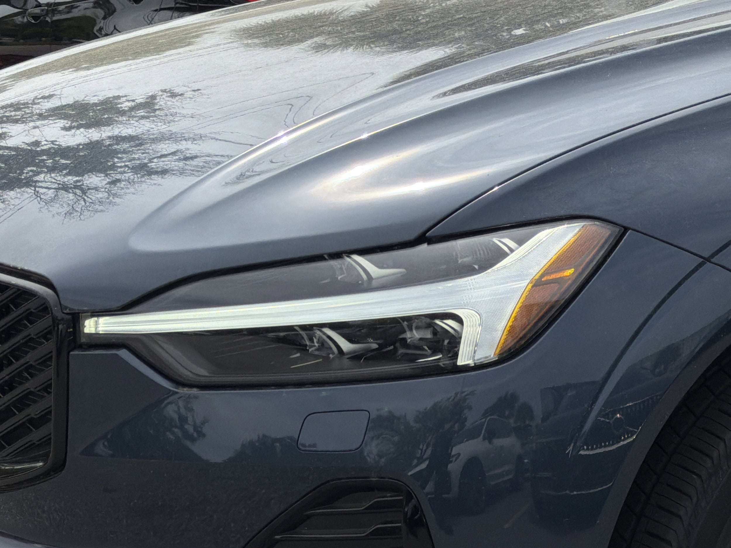 2026 Volvo XC60 Plus photo 4