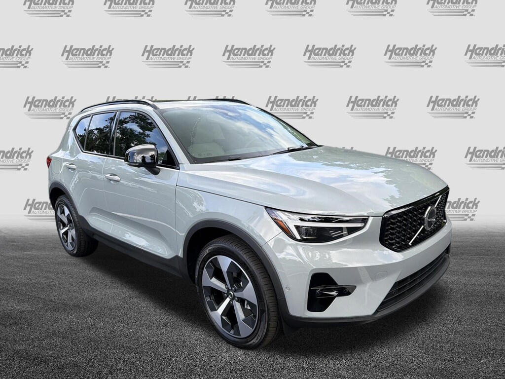 New 2026 Volvo XC40 B4 Plus SUV