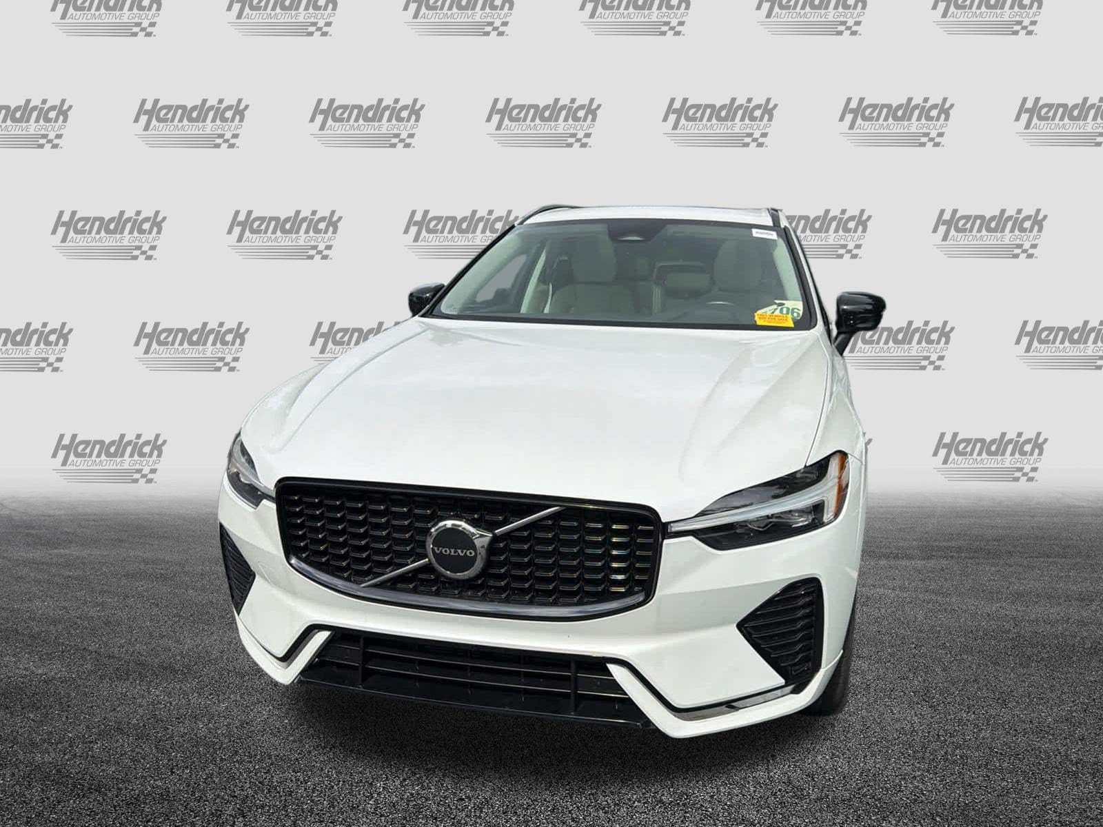Volvo XC60 Core Dark Theme