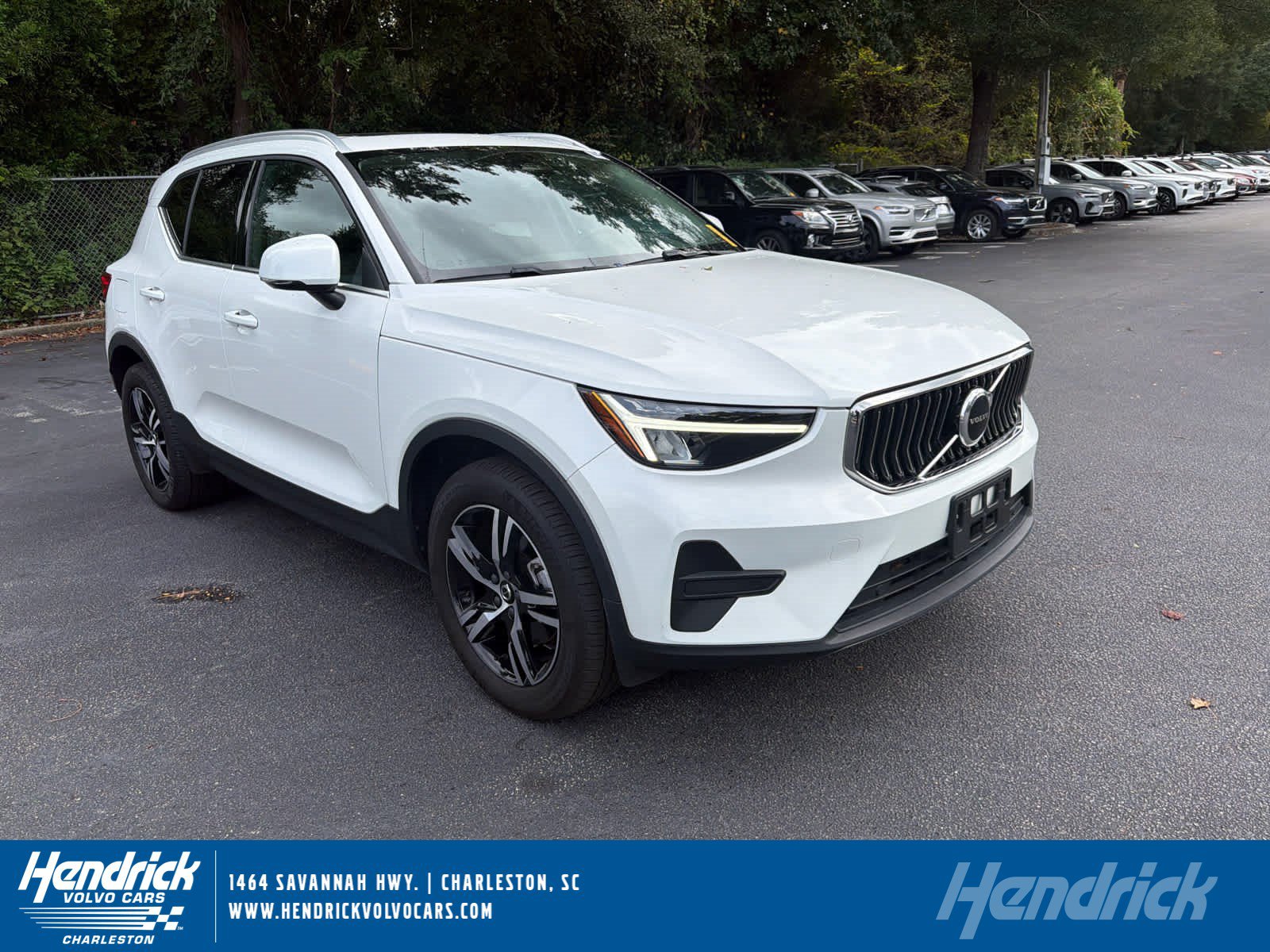 2025 Volvo XC40 Core