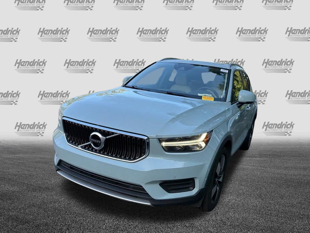 Used 2019 Volvo XC40 Momentum SUV